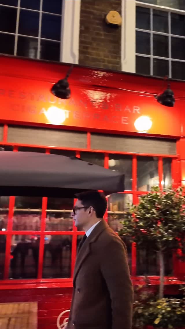 Burns Night, celebrated the right way. An unforgettable evening at @boisdale_restaurants, enjoying their Burns Night menu, traditional Scottish entertainment, and rounding off the feast with a Charatan cigar.
#Boisdale #BurnsNight #Charatan