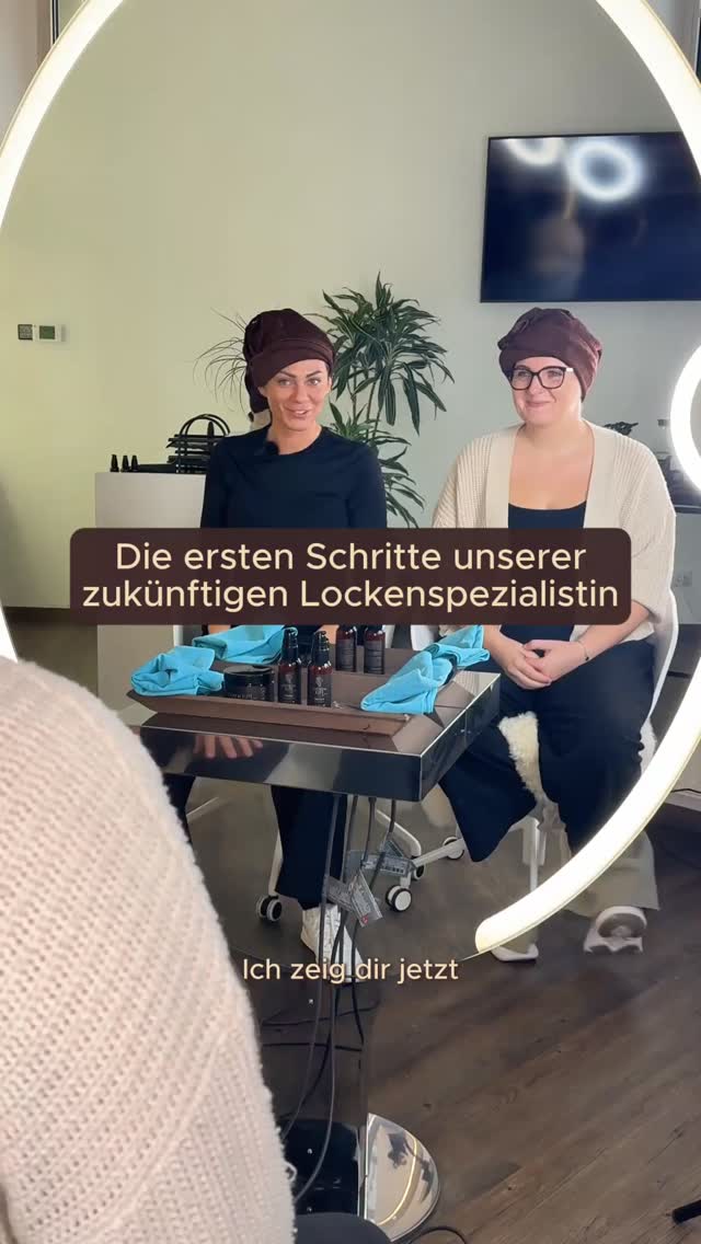 Nadja hat gerade die Ausbildung bei Locken Elite, die 2. Generation gestartet.
Wir haben viel vor. 🙌🏻 😍
#lockenstyling #wien #lockenfriseur #lockenspezialist #ausbildung #lockenelite