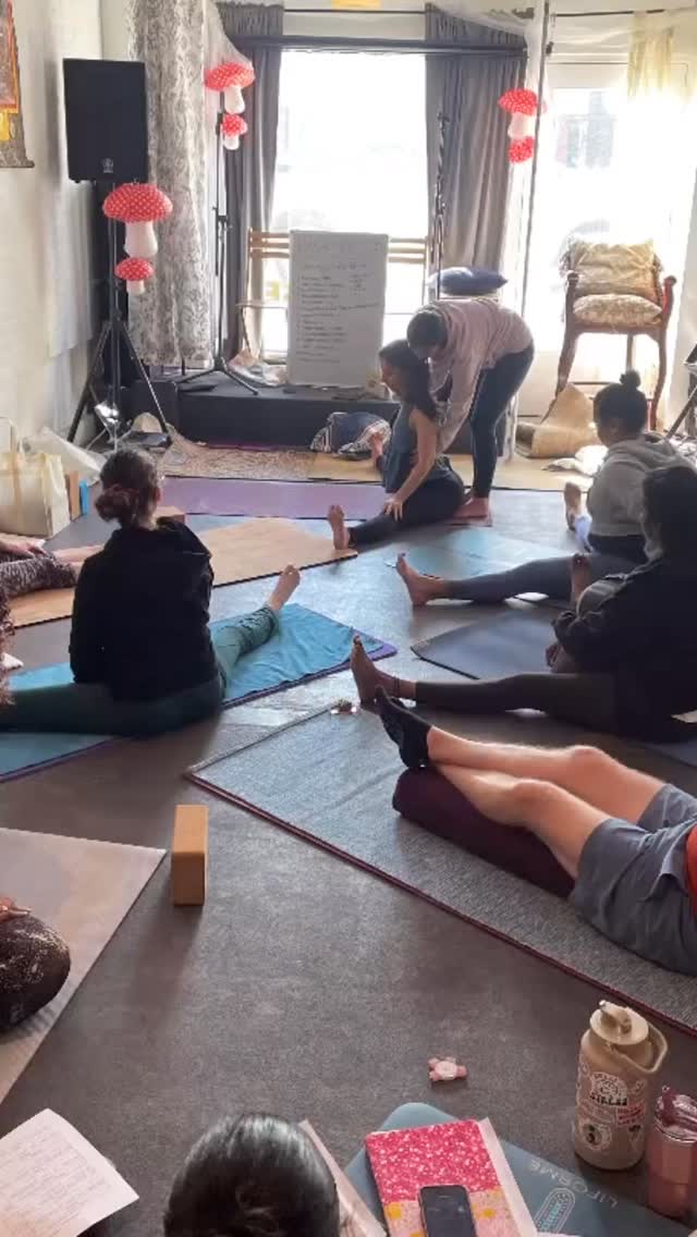 Teacher training day retreats. We learn, we gather, we grow. ✨
#gratitude #yogaschool #investinyourself #ytt300hr #yogateacherlife