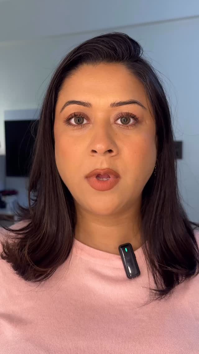 The kind of accessory that’s cute and actually useful 🫶💖
A bracelet + keychain that doubles as a lip & cheek balm case?
Refillable, functional, Pinterest-coded and a perfect gift
This is your sign to stop losing your lip balm forever ✨
Save this for gifting ideas 🤍