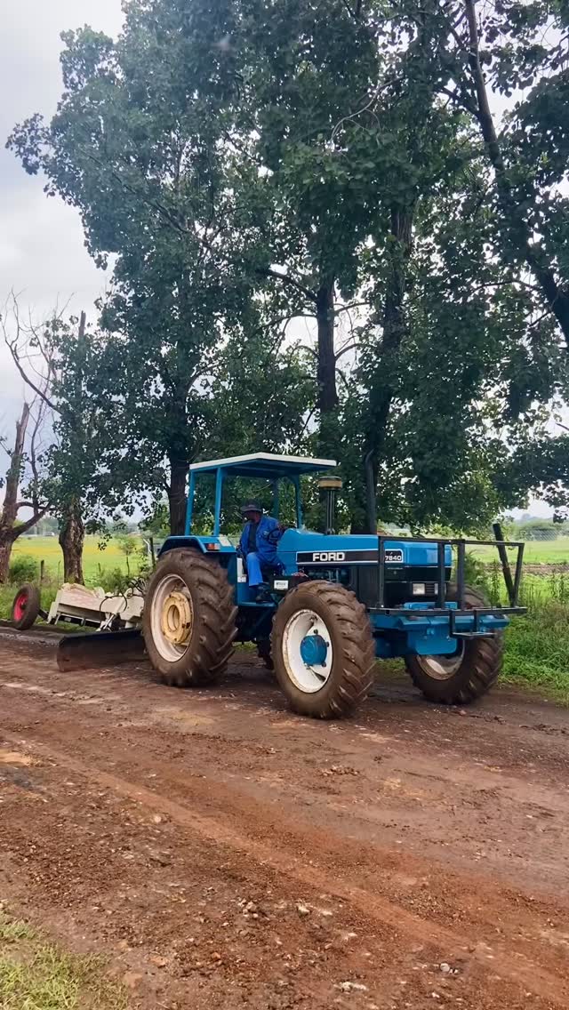 How have we been keeping the ART farm road to Lozino maintained with all these rains? By putting the Baldan rear blade graders to work 💯