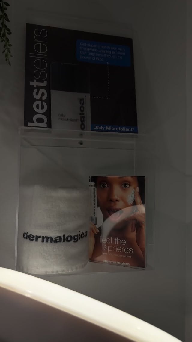 Cold outside, warm on our heated beds. Your winter escape starts here
#dermalogicaexpert #dermalogicafacials #massagetherapists #spadundas