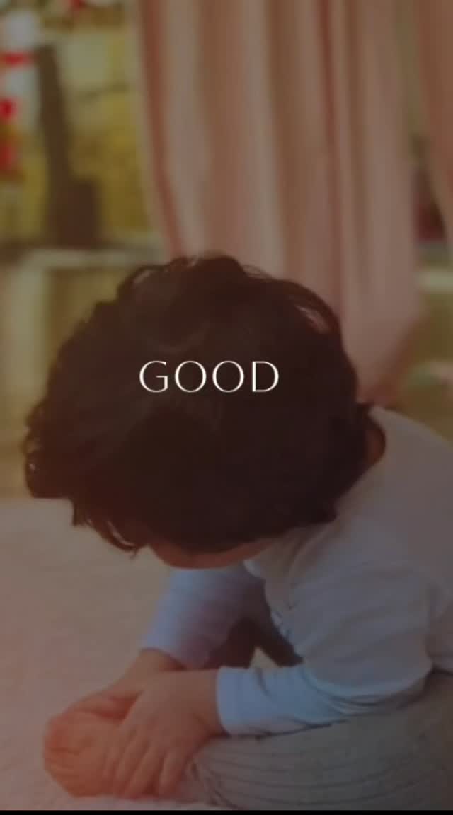 Savez-vous quels sont les bienfaits de la danse dès 2 ans ?
🦋 Développement sensoriel et rythmique
🦋 Stimuler l’imagination et la créativité
🦋 Renforcer la confiance en soi
🦋 Développer la motricité et l’équilibre
✨ Chaque mouvement ouvre un monde de découvertes.
#gland #danse #bebé #motricitàfine #danseenfant