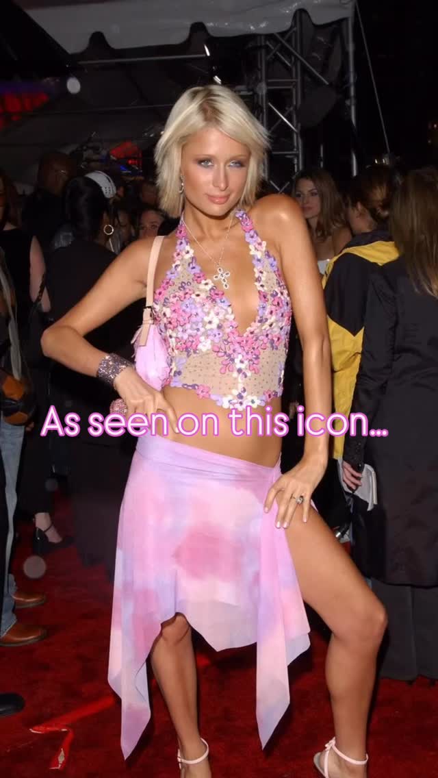 This gorgeous @emasavahl top is available right now in our ebay shop 💕 Major Zara Larsson vibes 🌺 Fit for a true diva
#timewarpbr #shoplocal #midcitybr #vintagefashion