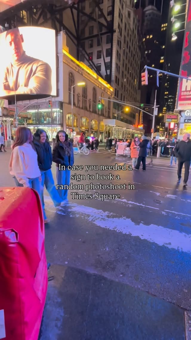 I live for moments like this. 📸
BTW, I told myself I wasn’t going to use this song, but it was only right 😂 #timessquarenyc #travelgram #NYC #photoshoot #momswhotravel