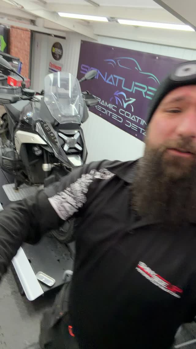 Supply and fitting the Innovv K7 dash cam system today along with a LoneRider headlight guard and reconnecting the B6 into the MotoCan system - a great little install!