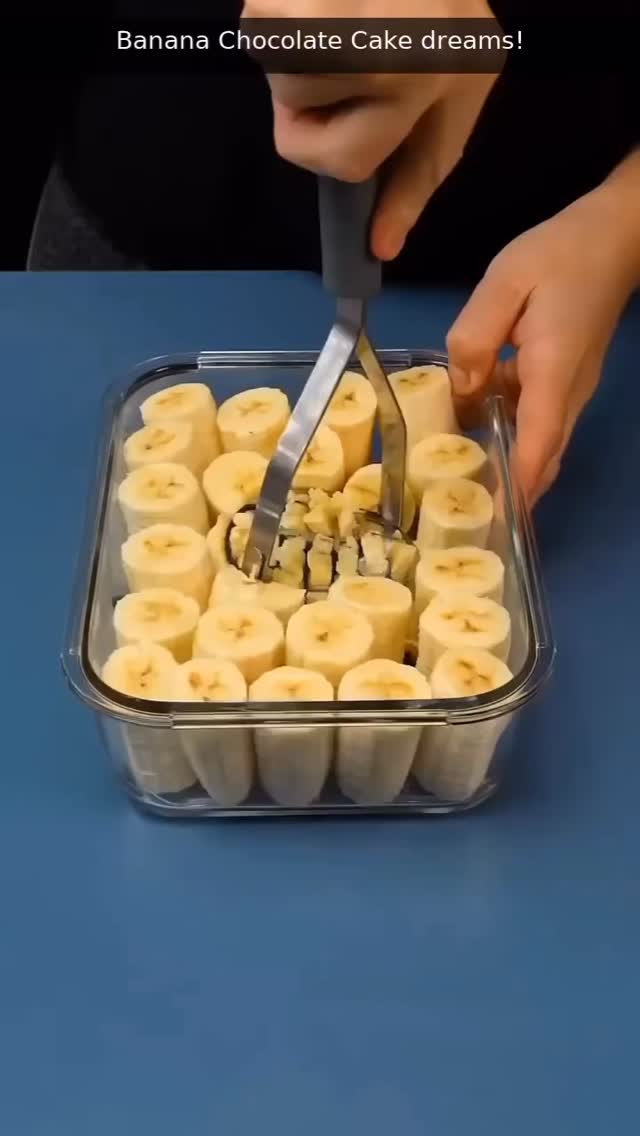 This banana chocolate cake is a game-changer! So moist, rich, and easy to make. Perfect for satisfying your sweet cravings!
By @desserts.dreamer
#BananaCake #ChocolateLover #BakingRecipe #SweetTreats