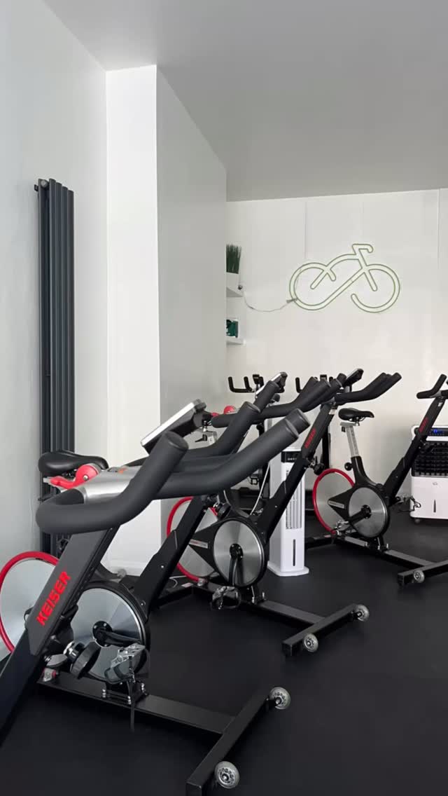 SPIN EXPRESS
Thursday 6:30pm
Spin Studio
Book via the Website or Mindbody app.
Link in bio.
#spinandworkout #spinexpress #leegreen