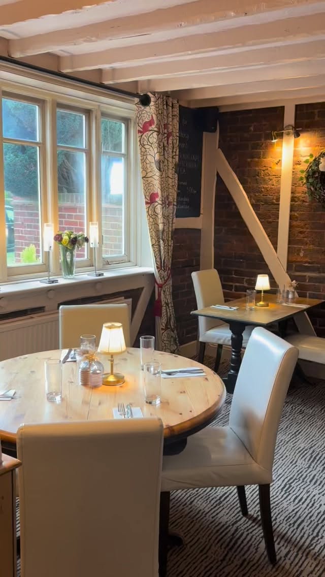 Delicious food ✔️
Cosy vibes ✔️
Great company ✔️
what more could you ask for?
A discount? Oh yes 😏, we have that too!
Enjoy 25% off your mains until 27th February.
Follow the link in our bio to sign up to our form and claim your discount voucher 🕺
#thegrumpymole #pubfood #januarysales
Terms and conditions apply.