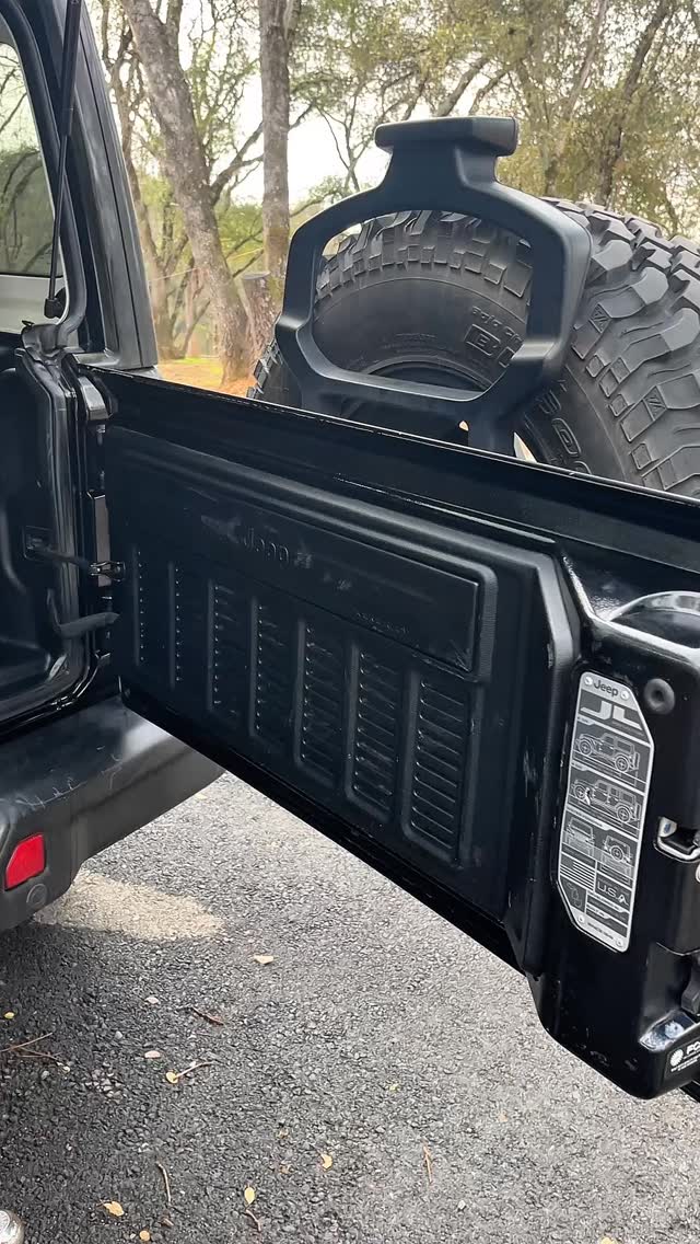 Satisfying Interior detail + steam clean and leather conditioning! 🧖♂️✨
⏱️ Time: 3.5 Hours
💰 Adjustment: +$20 for heavy soil
🐶 Pet hair: Skipped (client request)
✅ Result: Happy client
#mobiledetailing #smallbusinesses #youngentrepreneur