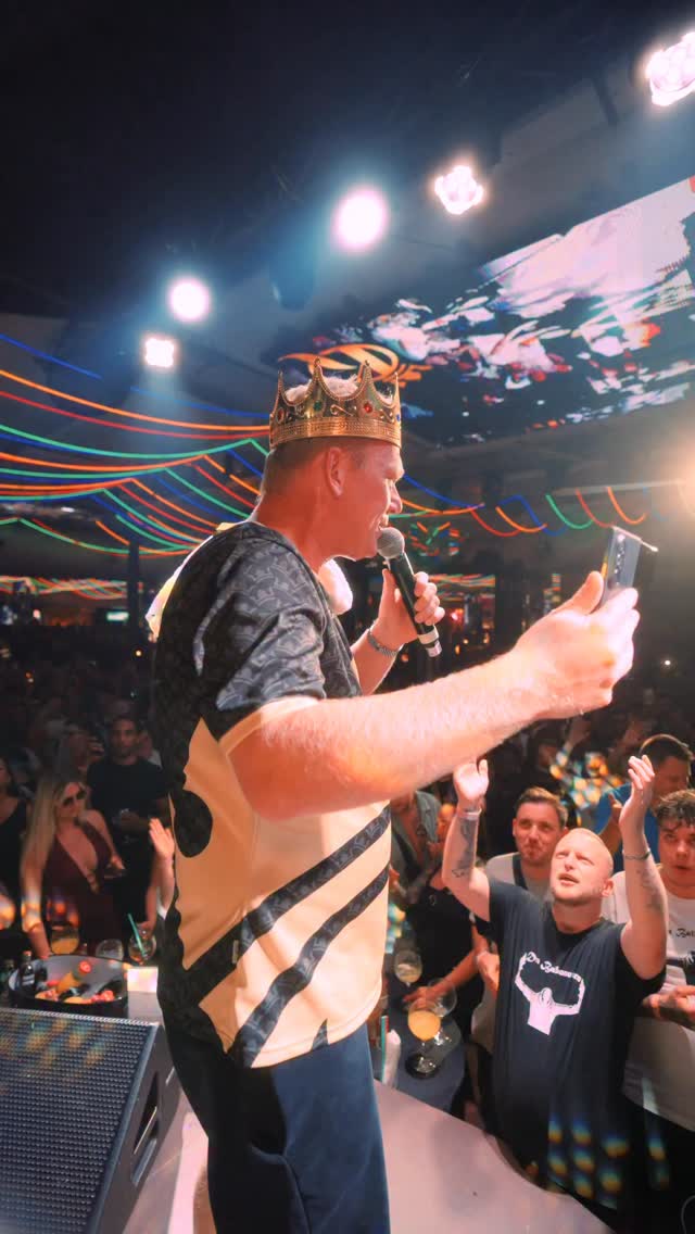 Montana Black im Megapark vor GTA 6 zusammen mit Knossi auf der Bühne.Wer weiß, welche Überraschungen diese Saison auf euch warten ? Verpasst auf keinen Fall das große Megapark Opening vom 23.4. bis 26.4. direkt an der Playa de Palma. #megapark #opening #ifeelmega #unitedpartypeople