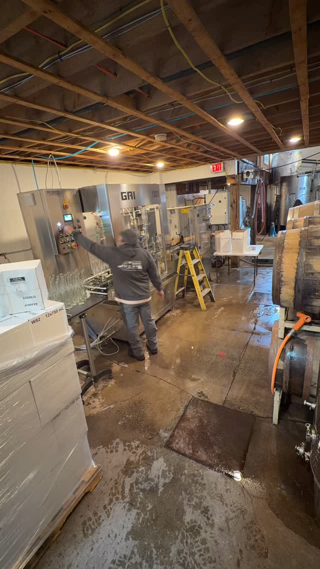 Blink and you’ll miss it 👀🍾
Crisp going from tank ➝ bottle ➝ your glass.
This is your sign to come taste it fresh and raise a glass with us at Last Call this Saturday in the old tasting room. 20% off retail (cannot be combined with other discounts), live music with Lewis Goodwin and zero regrets. Cheers!🥂
For more information about our wines visit flaghill.com/winery
#flaghill #winery #bottling #lastcallflaghill