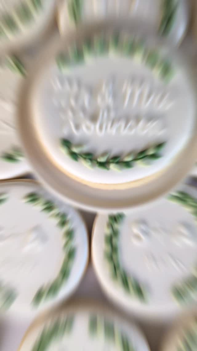 Mr & Mrs moments 🤍
Custom wedding cookies for Shauna & Andy — timeless, elegant and made with love ❤️
Lovingly made, carefully packed and travelled to be part of their beautiful day 💍