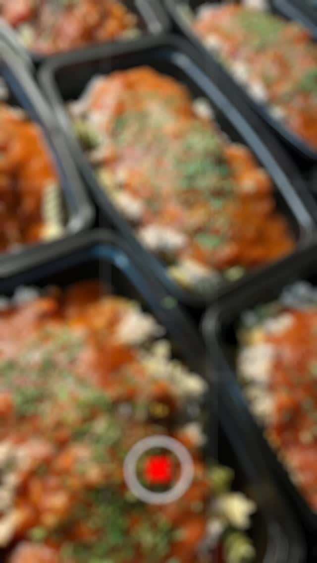 🦃 Turkey & Mixed Veggie Pasta Bowl 🥣
•
#turkey #pasta #MealPlans #healthy #foodie #neworleans #nolafoodie #neworleanscuisine #gym #mealprepideas #mealprep #monday #motivation #neworleansmealprep #nola #fitness #workout #weightloss #weightgain #eat #food #inspiration #fypageシ