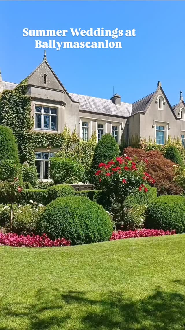 On wet & windy days like these....
I am mentally here 👌🏻
A little bit of sunshine, flowers in bloom, summer breeze...brighter days ahead.
#summerwedding #summerevenings #weddingsinireland #ballymascanlonwedding