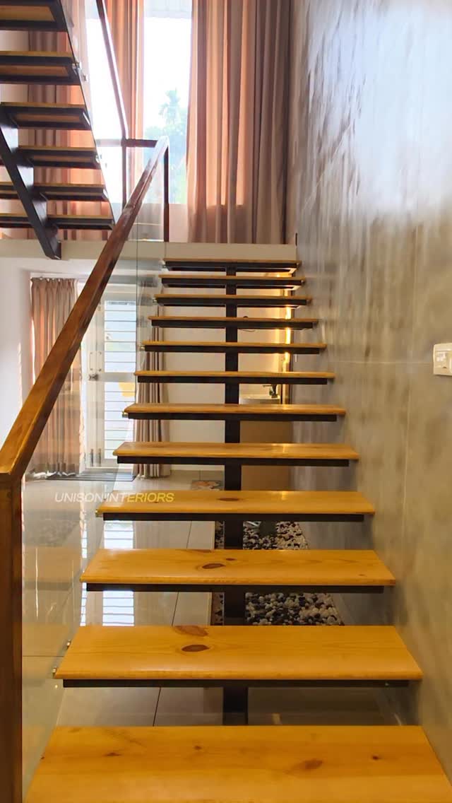 Staircase Design 💫✨ #unisoninteriors #interiordesigner #trendingreels #keralahomes #viralreels #kerala #malayalam #interiordecor #staircases #wooddesign #