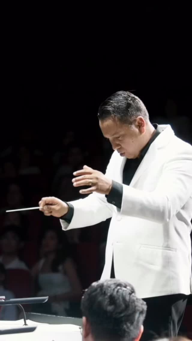 Being a percussionist by trade and asking for specific instruments can sometimes be problematic, but when I asked the Manila Symphony for more gong options to create a particular atmosphere of a big Tibetan temple…they showed up with so many amazing gong options for me, it was WONDERFUL!
Please enjoy this excerpt from Seven Years in Tibet by John Williams and performed powerfully with the Manila Symphony Orchestra and cello soloist Zoltán Onczay.
Congratulations to the musicians, leadership, and community of the @manila.symphony on this historic centennial milestone!
#sevenyearsintibet
#manilaphilippines