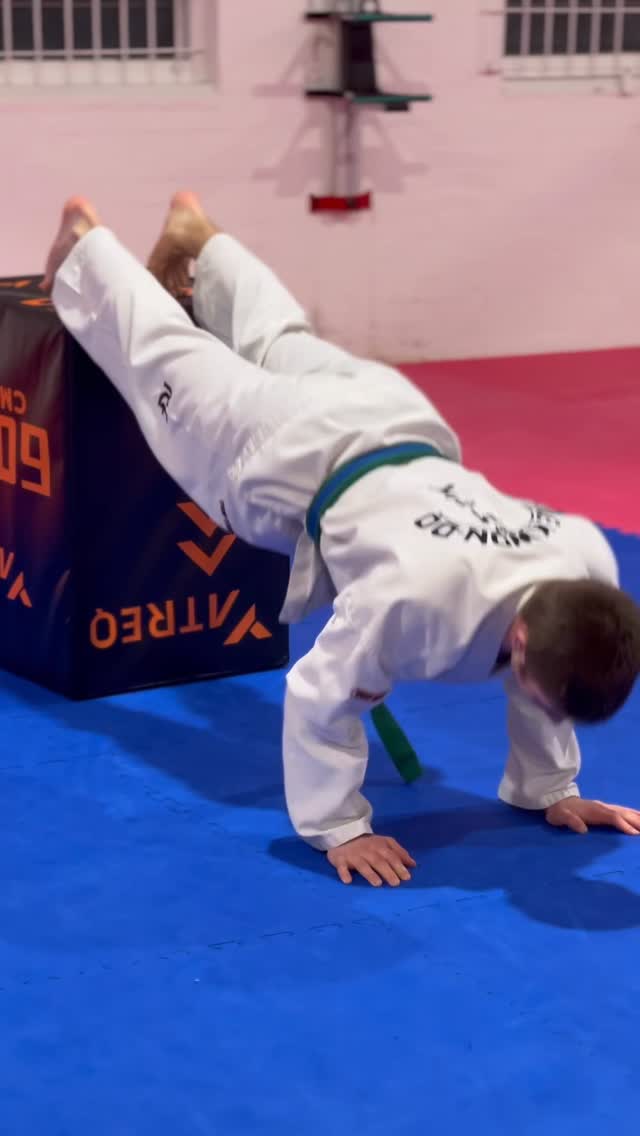 Strong bodies. Strong minds. Real fitness.
Taekwon-Do is one of the best all-round fitness activities for teen boys.
Training develops:
• strength and power
• speed and coordination
• cardiovascular fitness
• mobility and flexibility
• balance and body control
But it doesn’t stop there.
Teen boys also build:
✔️ confidence
✔️ discipline
✔️ resilience
✔️ healthy training habits
All in a structured environment that keeps them active, challenged, and progressing — not just running around.
If your teen needs fitness with purpose, Taekwon-Do delivers.
👉 Book your trial now:
www.worcestershiremartialarts.co.uk/trials
First month just £20 | FREE uniform when they join
📍 Unit 3, Checketts Lane Trading Estate, Worcester, WR3 7JW
#TeenFitness #TaekwondoWorcester #TeamWMA