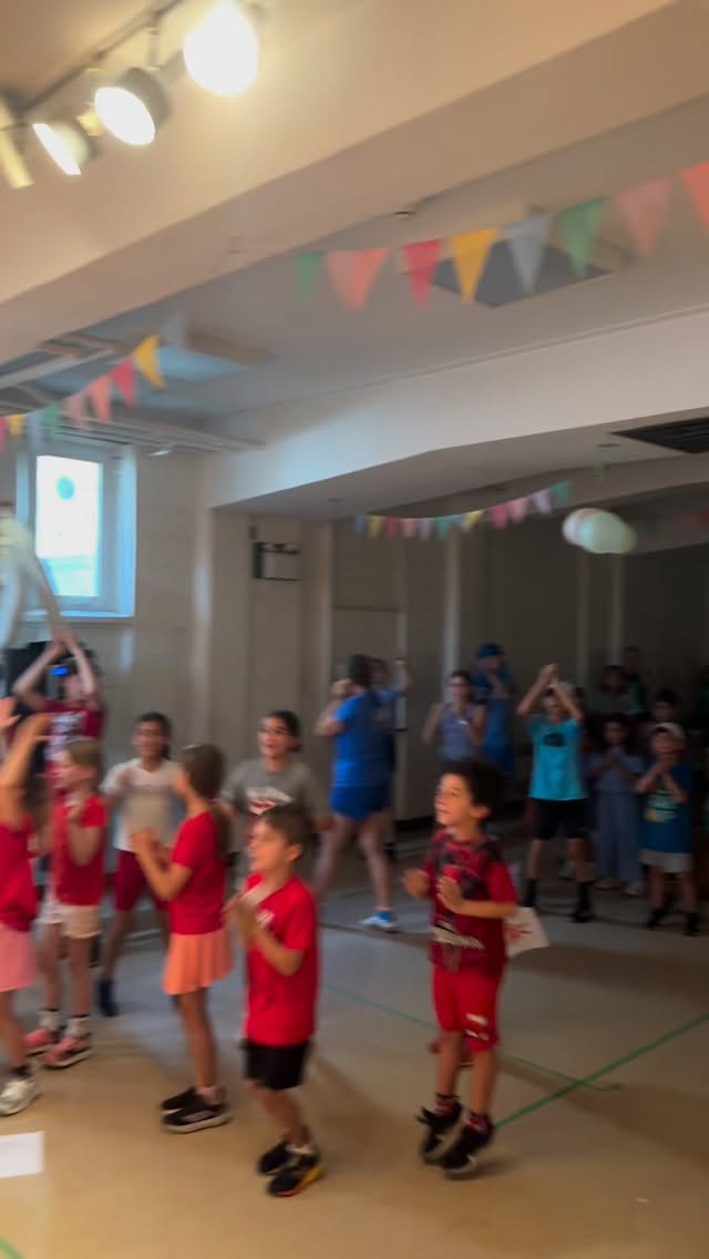Summer 2026 camp registration is officially open ☀️
✨ New this year: Soccer, DanceFit & Improv
💛 Returning favourites: Art, Recreational, Dance, Musical Theatre & more
Spots are limited and groups stay intentionally small.
All details are live on our website.
🔗 in bio!
#montrealdaycamp #campdejour #montrealkids #kidsfitness #montreal