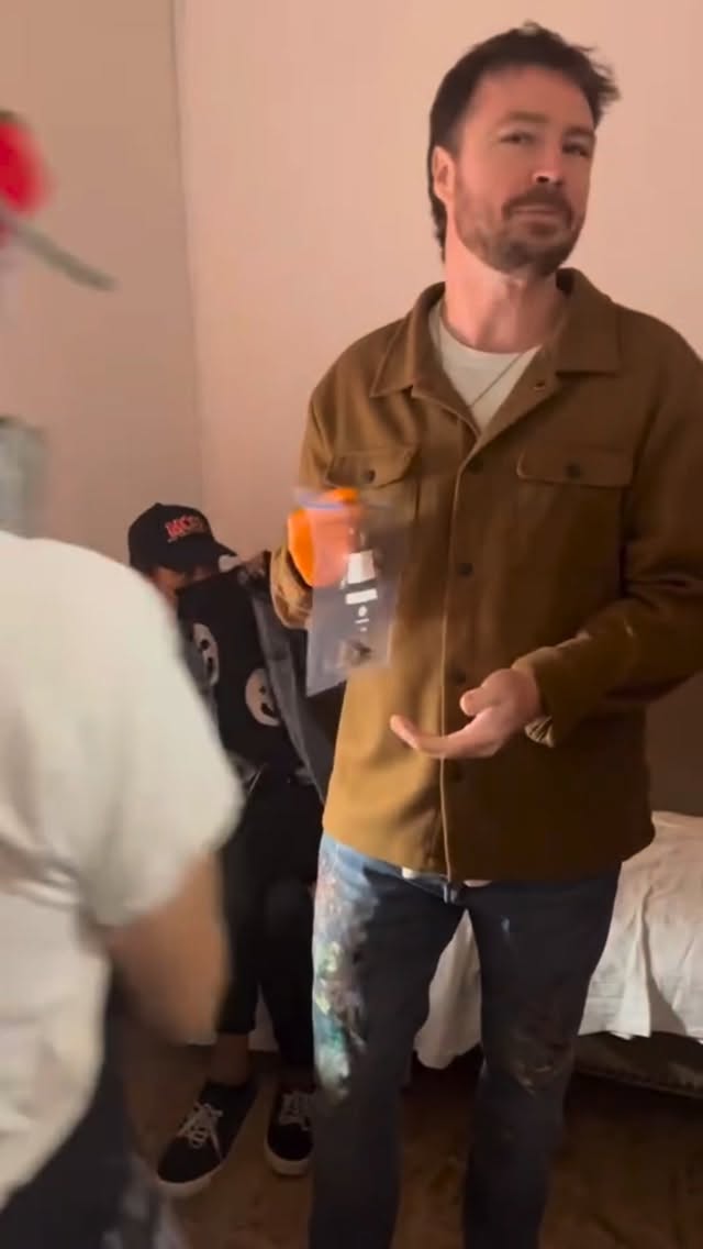 “YOU HAD TO BE THERE” is really all I can say to capture this evening, but I will still try to explain it. Casting a dead bat in resin at the chateau was one of my favourite days of the year. It’s hard to explain why, but for me there was something so special about a bunch of adults being kids as we held a ceremony for this bat, and cast him in resin. There was a beautiful combination of serious and silly, being able to laugh and play pretend as we said some kind words, sang, and gave prayers for this bat. The enthusiasm of the tribe really made this whole thing so fun and personally helped me move through some personal grief. I find laughter to be the best medicine, and this was exactly what the doctor ordered. Currently missing all of my fellow residents from the chateau. Special thanks to @charlesosawa for making the coffin and casting the bat, @sarahanson_finearts for leading the charge with Hallelujah and @ekramibrahim for saying some kind prayers as we send this bat into the afterlife.