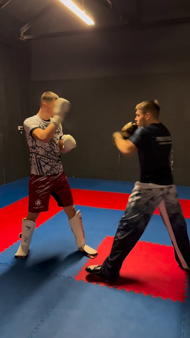 Finding the flow state with our senior students 🌊🥊
#martialarts #kickboxing #nottingham #fitness #training