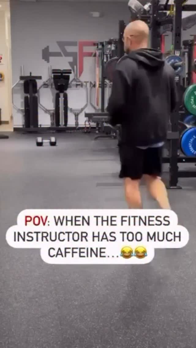 ā How much is ātoo muchā?
For most healthy adults:
⢠Up to ~400 mg/day = generally safe
(~3ā4 regular cups of coffee)
This excludes Starbucks as a āVentiā has over 700 mg of caffeine in it alone. One Red Bull has only 80mg. Just to put it into perspective.
Things get dicey when you:
⢠Slam coffee all day āāā
⢠Stack pre-workout + coffee + energy drinks
⢠Use caffeine to āout-runā bad sleep
šØ What happens when you overdo it
š§ Nervous system overload
⢠Anxiety
⢠Jitters
⢠Racing thoughts
⢠Feeling āwired but tiredā
(Sound familiar?)
ā¤ļø Heart stuff
⢠Elevated heart rate
⢠Palpitations
⢠Increased blood pressure (especially if already stressed)
š“ Sleep destruction (the sneaky one)
⢠Caffeine half-life = 5ā8 hours
⢠That 2pm coffee can still mess with your midnight sleep
⢠Poor sleep ā more caffeine ā repeat forever š
š§ Hormones & stress
⢠Spikes cortisol
⢠Can worsen fat loss resistance
⢠Makes recovery from workouts worse, not better
šŖ Training & recovery issues
⢠Masks fatigue ā you push when you shouldnāt
⢠Increases injury risk
⢠Reduces quality recovery if overused
āø»
ā ļø Signs youāre over-caffeinated
⢠You need caffeine just to feel normal
⢠Afternoon crashes
⢠Anxiety but still exhausted
⢠You stop feeling hunger cues
⢠You sleep ābut donāt feel restedā
āø»
āļø When caffeine is actually useful
Caffeine is a tool, not a lifestyle.
Best uses:
⢠Before a hard training session
⢠Short-term performance boost
⢠Occasionallyānot constantly
Worst use:
⢠Propping up chronic under-sleeping
⢠Emotional coping mechanism
⢠Replacing food, hydration, or recovery
šÆ Practical sweet spot
⢠1ā2 cups in the morning
⢠Cut off by 1ā2pm
⢠Take 1ā2 low-caffeine days/week
⢠Hydrate first thing before coffee