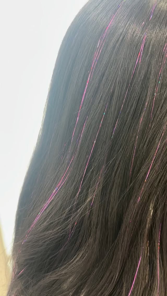 Stephanie wanted to sparkle 💖 Tinsel is a low maintenance and easy way to add a bit of shine and color to your hair without the commitment! $15 per 6 beads! Stephanie’s service was 24 beads! Message me to book! #hairtinselmagic #michiganhairtinsel #grandrapidsmichigan #sparkle #ultabeautysalon #michiganhairstylist