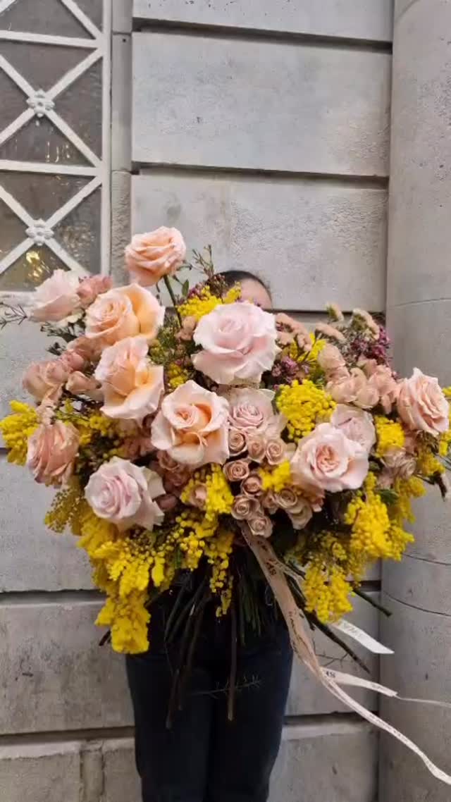 A vision, elevated. ✨
This bespoke bouquet was designed to reflect our client’s dream, featuring orchids, mimosa, Ecuadorian pink Mondial roses, and starlight — luxury in every stem.
#LuxuryFlowers #BespokeBouquet #FloralDesign #FlowerLovers #flowersofinstagram
