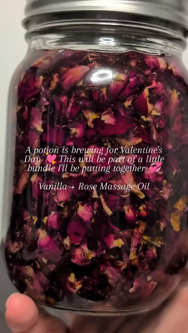 A new potion is brewing for Valentine's Day. Anoint yourself, or your lover in our Rose + Vanilla Massage Oil. ๐น
Organic rose petals, rosehips & vanilla bean infused into organic avocado oil. This non comedogenic blend has been crafted to bring richness to your self care routine.
The fragrant aroma of roses and vanilla both bring a sense of depth, sweetness, and elevated sensory experience.
Body oiling in the cold months is life giving to our skin. Take the time for presence and connection with an open heart ๐๐ซ
Keep your eye out in the shop over the next week or so for this oil along with our Aphrodite tea blend for Valentine's day. ๐