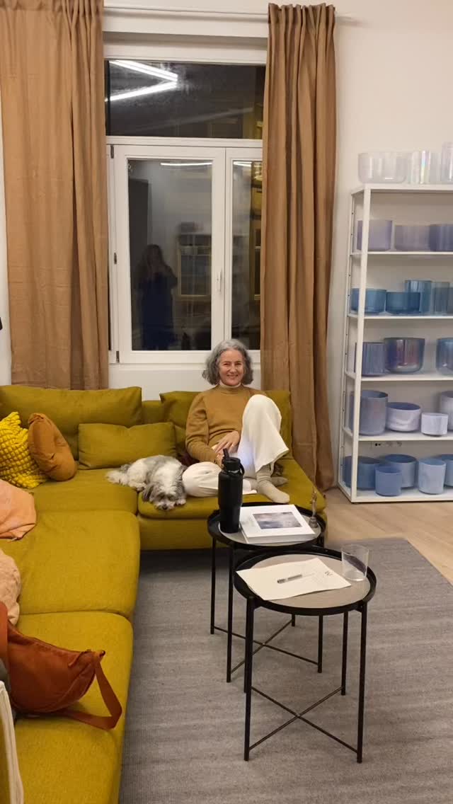 Setting up for the Magic of your Voice workshop at @aki.soundstudio in Brussels 😍❤️🎶