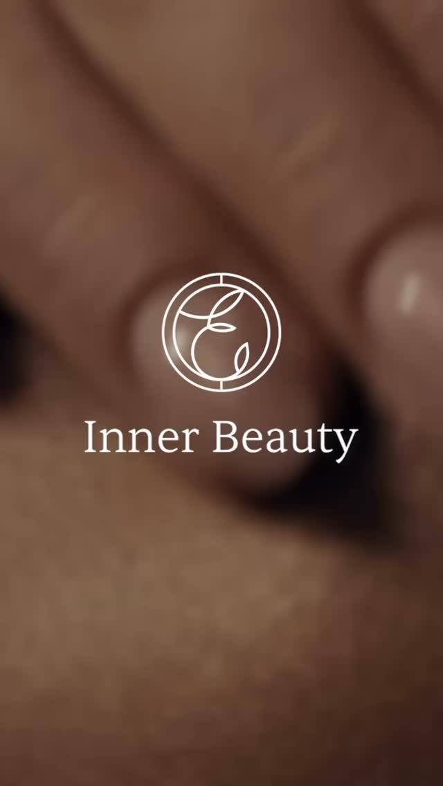 ✨ Serenity Spa Treatment Focus | Jan–Mar ✨
Winter skin? We’ve got you. ❄️💆♀️
This season is all about hydration, glow & skin recovery.
🌿 Featured Treatment: ESPA Inner Beauty Facial
The ultimate facial to reset tired, dull winter skin and leave you feeling refreshed + radiant.
💧 Benefits:
✔ Deep hydration + nourishment
✔ Boosts glow + radiance
✔ Softens + smooths skin texture
✔ Calms stressed or sensitive skin
✔ Relaxing facial massage for total wellbeing
👩🦰 Perfect for:
✨ Dry or dehydrated skin
✨ Dull, tired-looking skin
✨ Anyone needing a winter skin pick-me-up
✨ A relaxing glow-up moment
📍Available now at Serenity Spa
📩 DM to book / Tap the link in bio
#SerenitySpa #ESPAFacial #InnerBeautyFacial #WinterSkinCare #GlowingSkin FacialTreatment SelfCareSeason SpaDay
