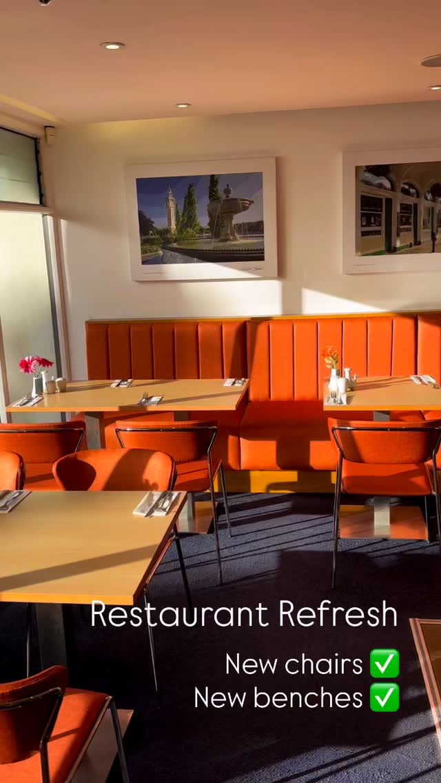 FRESH LOOK โจ๐งก Come in and check out our vibrant, comfortable new seating in the restaurant. We are open and serving all your favourites - see you soon ๐๐ผ๐
#thepelicanfishandchips #supportlocal