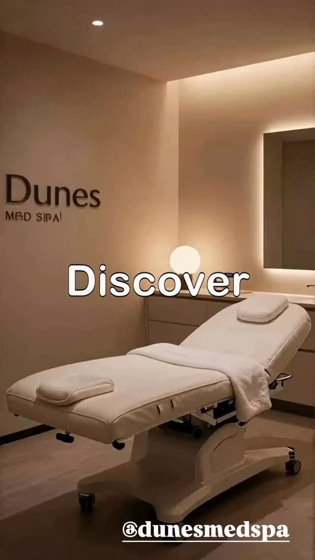 ✨ Xeomin Microneedling + Radiesse = Skin Reset ✨
This combo is a game-changer for skin quality 👏
💉 Xeomin Microneedling
• Softens fine lines
• Refines pores
• Improves texture + tone
• Creates a smoother, glass-skin finish
• Helps relax micro-tension in the skin (without freezing)
💎 Radiesse
• Boosts collagen + elastin
• Improves firmness + elasticity
• Restores structure and strength to the skin
• Long-term skin quality improvement (not just volume)
🔥 Together they:
• Enhance collagen from the inside out
• Improve crepey, tired, or aging skin
• Create a natural, refreshed glow
• Focus on skin health, not overfilling
📍 Best for face, neck, décolleté, and hands
📅 Minimal downtime | Results build over time
Traceless. Timeless. Transformational.
📲 Book now | DM or call for details 843-839-1935
#dunesmedspa #radiesse®️ #myrtlebeach #lastminuteappointment