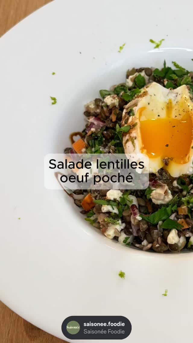 💚 Envie d’un plat rapide, sain et ultra-gourmand ?
Essaie cette salade de lentilles avec féta, oignons rouges, coriandre et œufs pochés !
En moins de 30 min, tu obtiens une explosion de saveurs avec un petit twist « waouuu » grâce à la vinaigrette citron-gingembre et aux œufs parfaitement pochés.
👉 Swipe pour la recette complète sur Saisonée !
👉 Lien en bio
#saladedelentilles #feta #coriandre #oeufspochés #recetterapide
