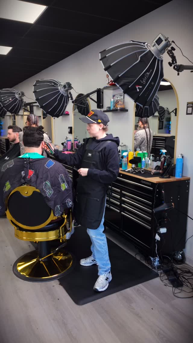 Phipps putting in work per usual! Come see her at @tjmbarberco #barber #barbershop #hair