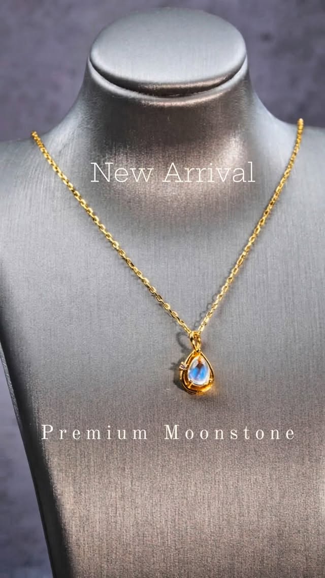 Premium Moonstone & Tourmaline
Neu eingetroffen — sorgfältig ausgewählt. #edelsteinschmuck #schweiz #handmadeinswitzerland #moonstones #mondstein