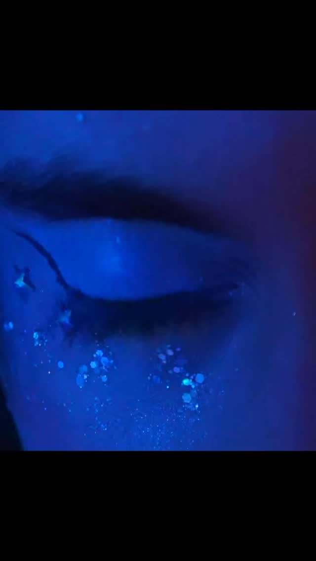 HELLO? ARE YOU THERE? 📞💙✨💫
STARS IN THE SKY (DARKEST HOUR) by Olivia Altair is out now✨✨✨✨⭐️💫☎️🌟
🎶📞I can’t live without my stars in the sky, I would die without ya✨💫
—————————————————————————————
#popmusic #hyperpop #oliviaaltair #aesthetic