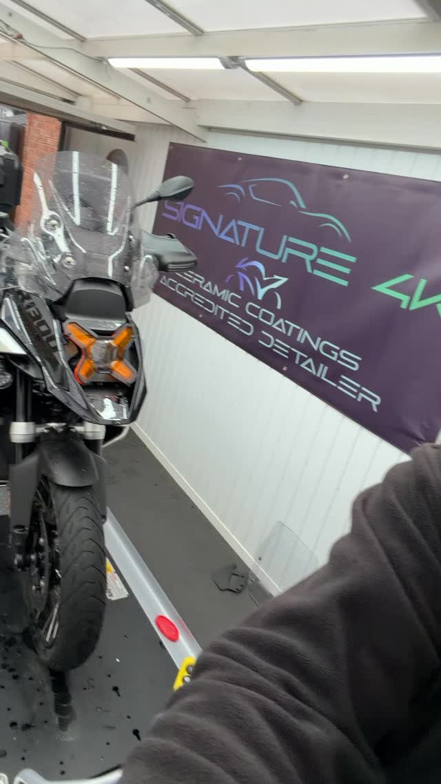 A nice little interim ob while we finish of the the other GS today, supply and fitting the LoneRider headlight guard, Healtech exhaust servo switch and finally the new Vision Rear dongles sorting the rear of the GS perfectly and safely!
Thank you to Shaun for coming down from Derby today, and looking forward to welcoming you back for more goodies soon!
#shinysideup