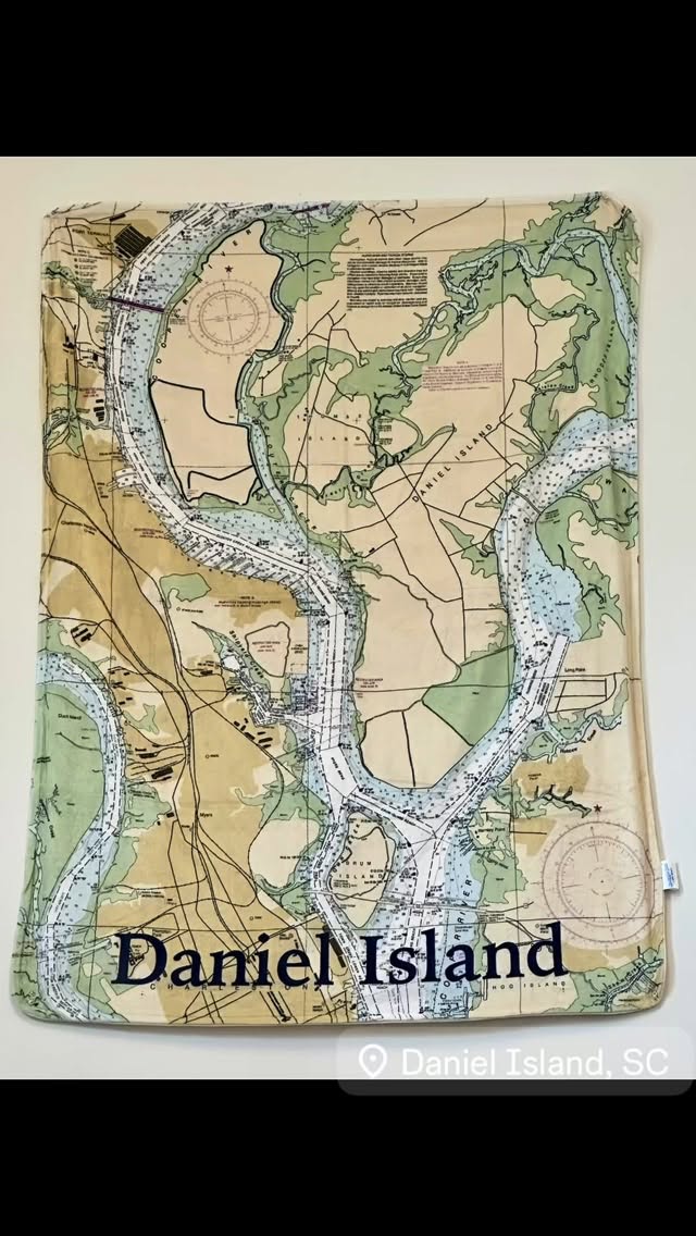 ❄️ STORM PREP ❄️
✔️ Cozy Fleece Daniel Island Blanket
✔️ DI Playing Cards
✔️ Puzzles
✔️ Candles
🛑 Stop in Island Expressions and SHOP LOCAL today!
#danielisland #charleston #shoplocaldi #chs #charlestongifts
