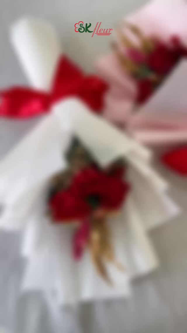 Love that stands the test of time. ā¤ļøāØ This Valentineās Day, go beyond the ordinary with the SKfleur Valentineās Day Collection.
From our signature "Blooms in a Bottle" to stunning preserved flower domes, each arrangement is handcrafted using premium roses preserved at their peak. Unlike fresh flowers that fade in a week, our preserved blooms stay vibrant for yearsāa lasting symbol of your affection. š„š°ļø
Gift a masterpiece as enduring as your love. šļøš
Tap the link in bio to shop the collection! ššļø
#SKfleur #ValentinesDay2026 #EternalLove #PreservedRosesSG #GiftIdeasForHer #SingaporeFlorist #LuxuryFlowers