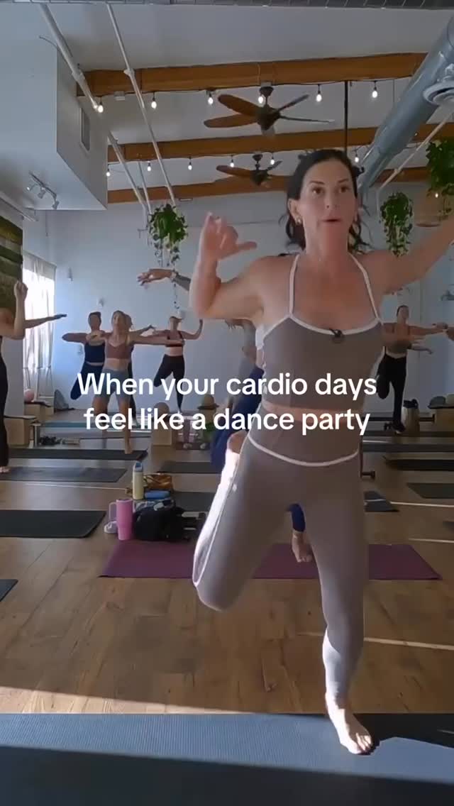 The Hype & Tone Method delivering strength 3x’s weekly complimented by cardio & core 2x’s weekly. The magic blend to the perfect workout split all in one place.
✨ Come try us in-studio or online