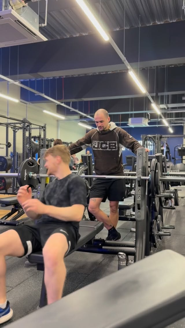 @phyll_walters it still smashing weights despite a volume heavy training block for hyrox.
Smart training and smarter workouts.
Stuck with your training get in touch today!
#hyrox #strengthandendurance #running #strengthandconditioning #edinbrugh