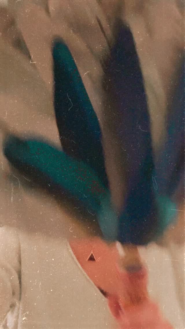 After many years of sound spas and ceremonies, I’ve gently retired my first chacapa 🍃
She’s been a faithful companion, helping to clear energy, guide rhythm, and hold space through sound and intention.
It’s taken me time to find the next one, but I now welcome her with an open heart.
Handmade in the UK, created with foraged leaves, ethically sourced macaw feathers, and adorned with a Tree of Life symbol. She’s very magical 💫
Honouring all that has been… and softly opening into what’s next 🌿✨
#healing #soundhealingmeditation #soundhealing #shamanic #amersham #thechilterns #buckinghamshire