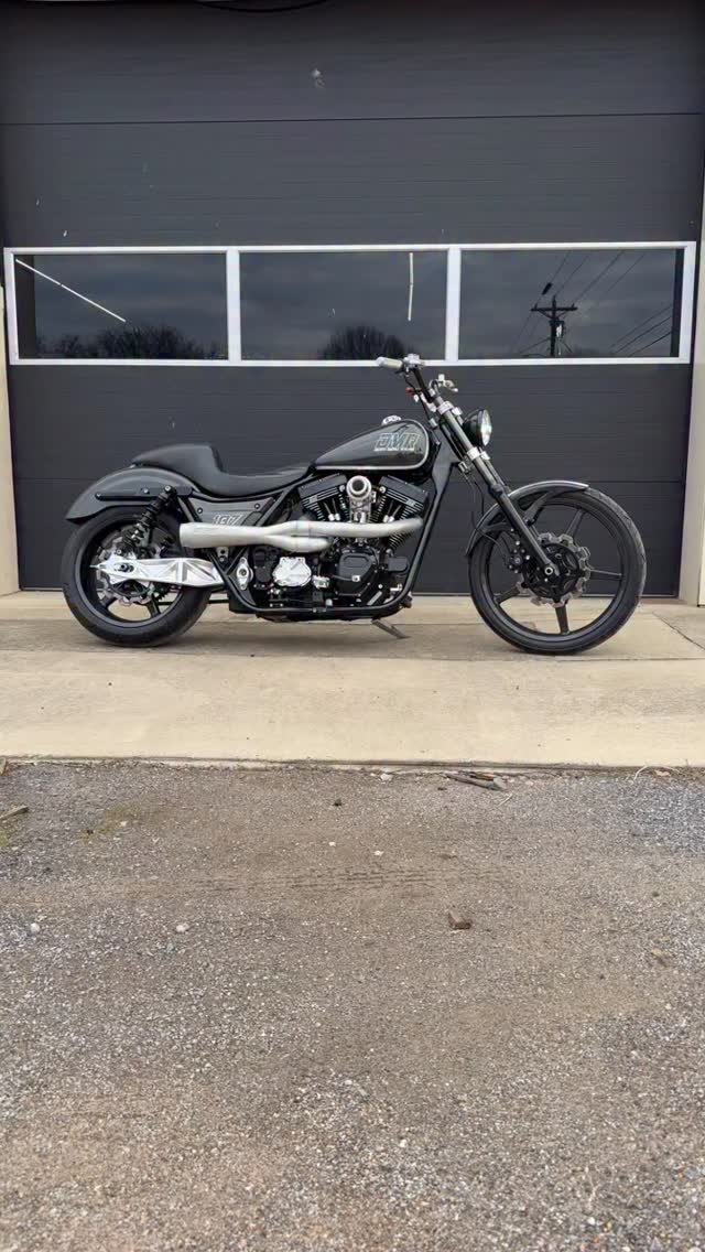 It’s freezing outside from the big storm about to roll in, but the #187 #fxr is heating up! Just when I thought I couldn’t make this bike look any better, we added our new destroyer bagger swingarm to it and man oh man, does it look killer!! We still have a few on the shelf. Head to DeathMetalRacing.com and grab yours before we sell out!! #fxrfriday #dmr #harleydavidson