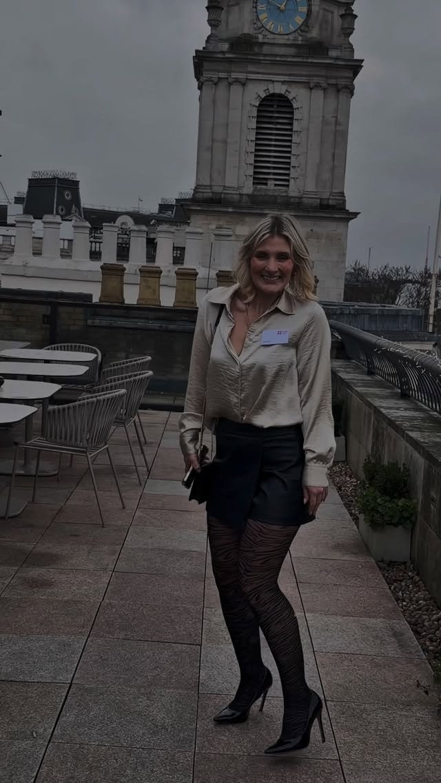 Why using my network beats Rightmove
• Access before it’s public
Some of the best properties never make it online, or are agreed before they gain traction. Being in constant contact with agents means hearing about opportunities early.
• Real context, not just listings
Online portals don’t tell you what’s overpriced, why something is sitting, or how flexible a landlord or seller really is. Conversations do.
• Stronger positioning when it matters
When it comes to making an offer, relationships help. Knowing how to position a client properly can be the difference between missing out and securing the property.
Rightmove is a tool, but it’s not the full picture.
That’s where a strong network makes the difference.
#ahandwithproperty #propertyfinder #property #londonproperty #propertysourcing