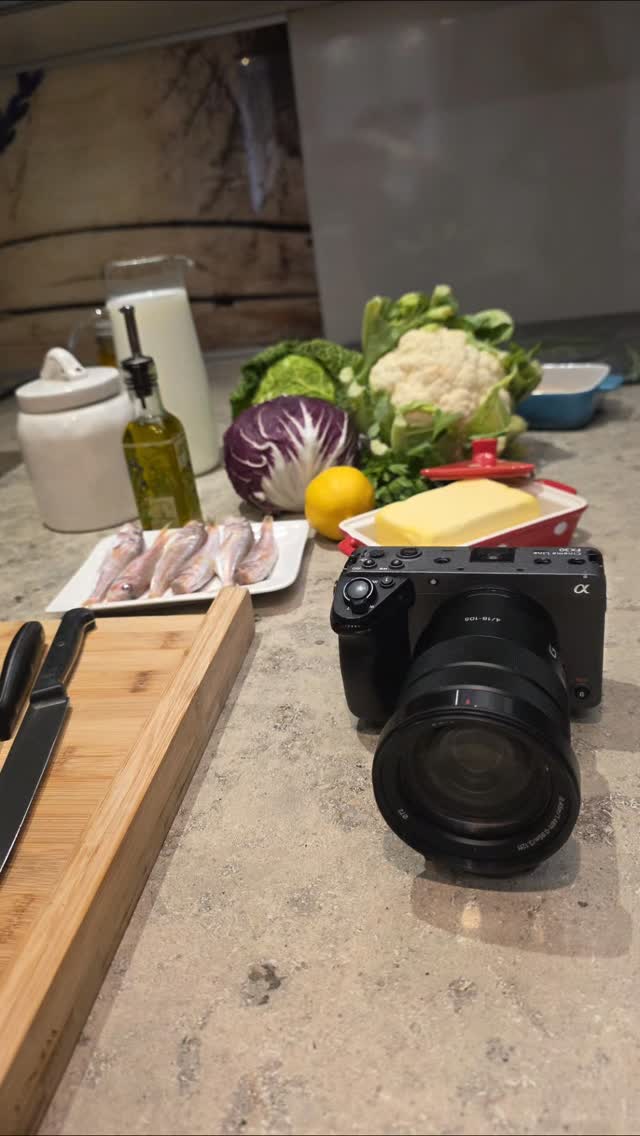 Slijedeću emisiju Pjatanaca šišam barbune !
Nožice ne miruju :)
Hvala David Skoko !#libertastv #homemadeproducts #friendstime #food #fishfood