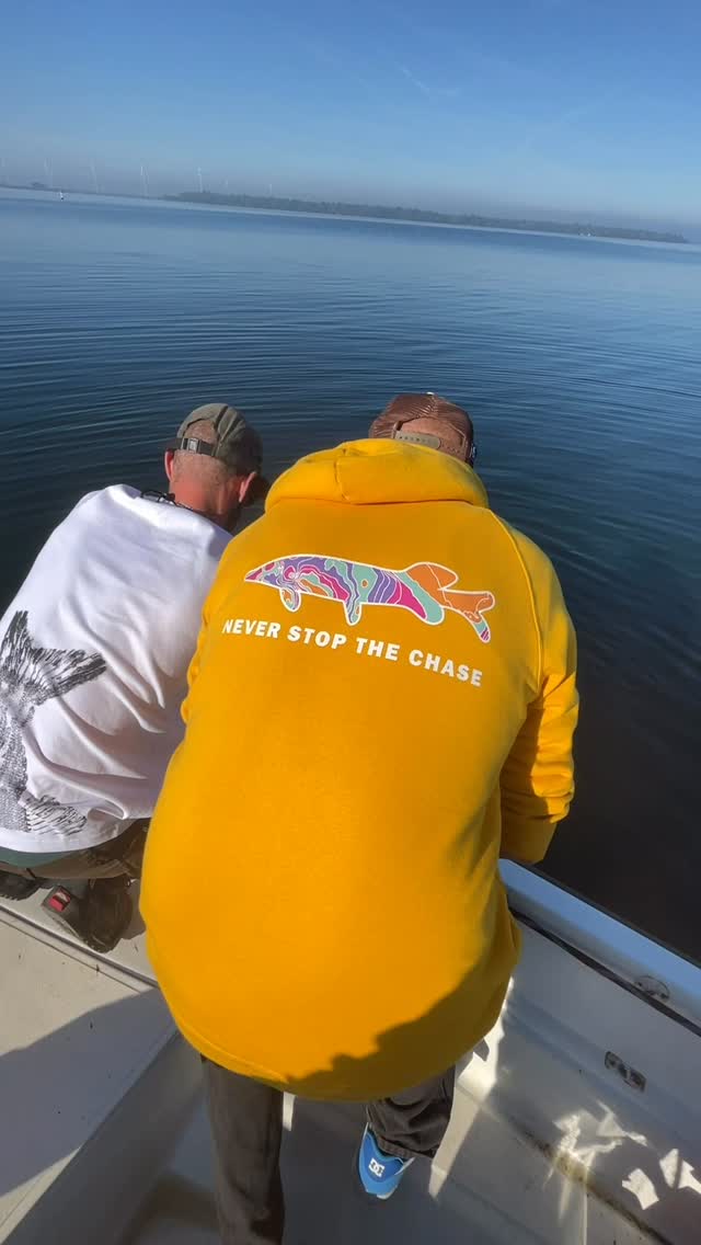 Beeing out with friends chasing torpedo shaped predators jn sunny conditions is something we would all like to do right now.
Around 0 celsius with 28 KTS is no fun at all
#fishingguidenetherlands #catchandrelease #catch #pike