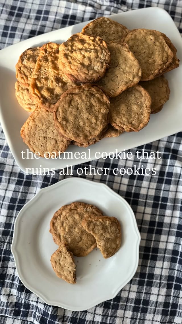 I promise you, these oatmeal cookies will ruin all other cookies!
The secret’s in the glass!
These sugared oatmeal cookies are crispy on the edges, chewy in the middle, and absolutely unforgettable.
Dip the bottom of a glass in softened butter, then sugar, and gently press each cookie before baking, that’s the magic.
Trust me: these are the best oatmeal cookies you’ll ever taste.
Comment “cookie” for the recipe or
Oatmeal Cookies Recipe
Ingredients:
1 cup butter
1 cup sugar
1/2 cup brown sugar
1 egg
1 teaspoon vanilla
1 teaspoon baking soda
1 teaspoon salt
1 teaspoon cinnamon
1 1/2 cups flour
1 1/2 cups old-fashioned oats
Sugar for coating cookies
Preheat oven to 350 degrees. Cream butter and sugar. Add egg through cinnamon and mix well. Add flour and oats and mix well. Form dough into 2-inch balls and place 2 inches apart on a baking sheet covered with parchment paper. Important Last Step! Flatten each ball with the bottom of a small glass that has been buttered and dipped into sugar. Bake for 10-12 minutes.
.
.
.
.
#oatmealcookies #bakingtips #homebaking #oatmealcookie #cookies #cookie