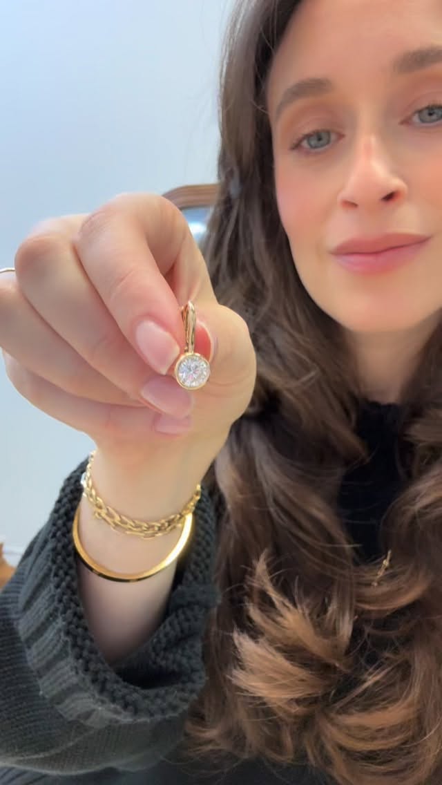 Single diamond danglies with bezelled round brilliants 💛
