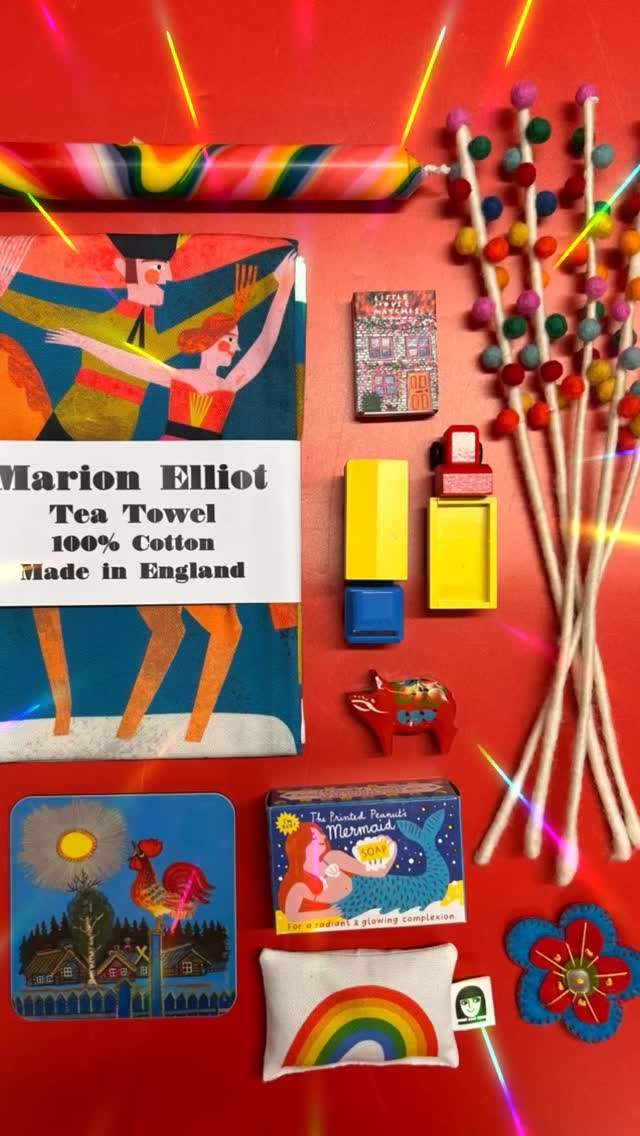 When you can’t think of one thing to give someone a rainbow of little things may be just the ticket.
All popped into a jolly FuzzypegFolk bag and topped with some bonkers, springy rainbow sprinkles. Cats love these so beware, if you have any of these darling creatures at home, soon there’ll be rainbows all over the place. 🌈🌈🌈
#rainbow #justtheticket #sprinkles #shopsmall #artisanmade